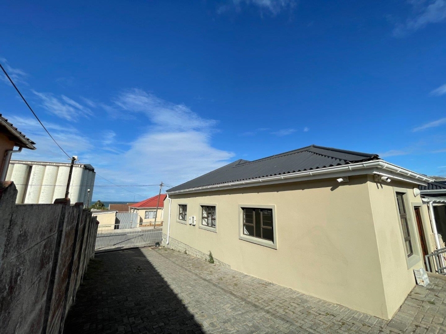 To Let 2 Bedroom Property for Rent in West Bank Eastern Cape